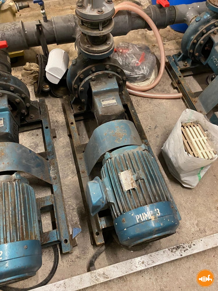 Servicing A Pump